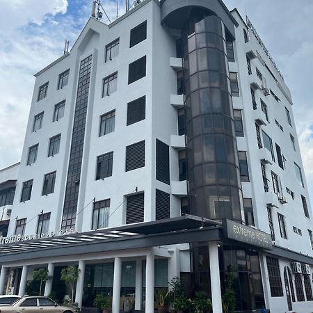 Extreme Boutique Hotel Келуанг Екстериор снимка
