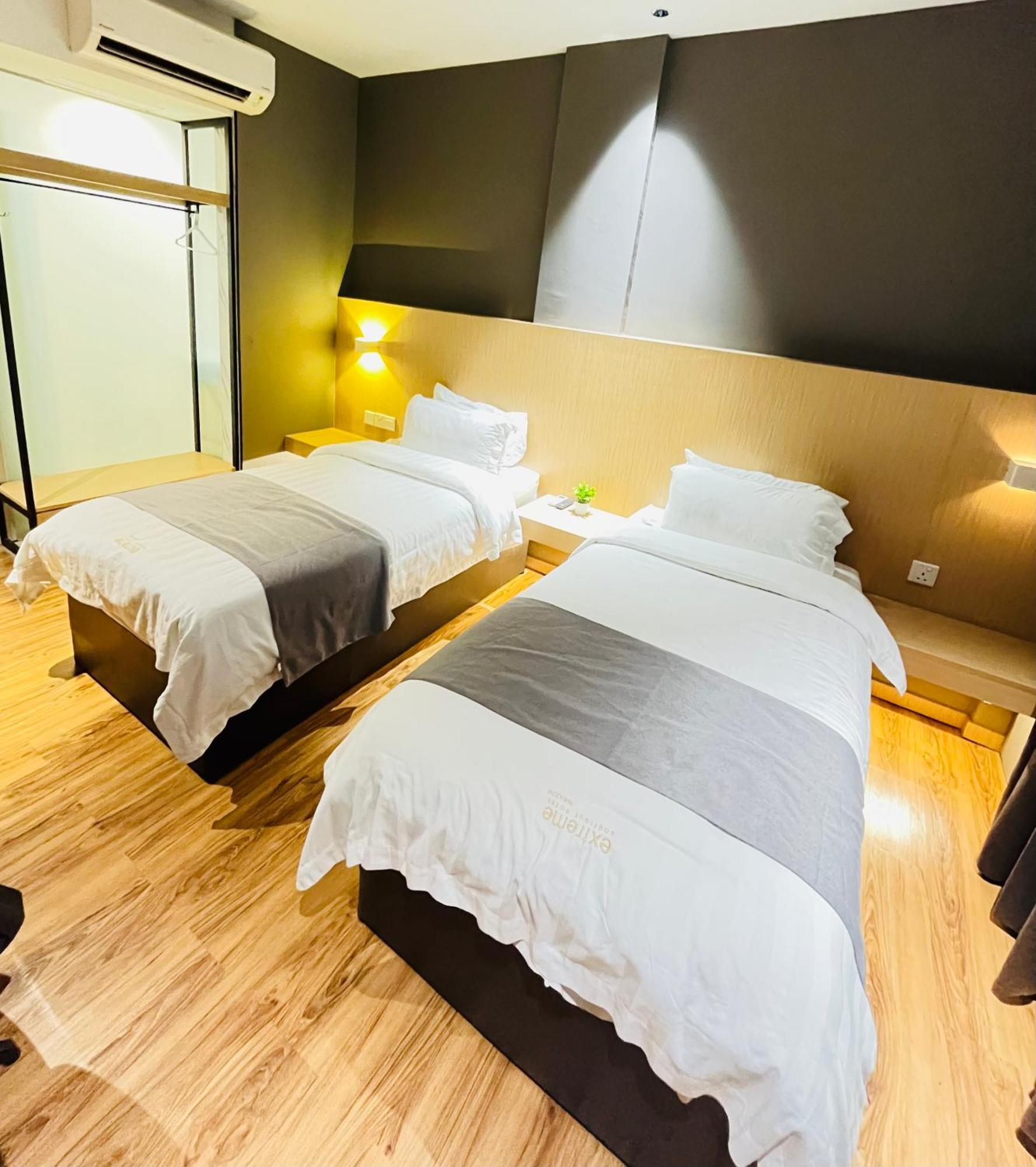 Extreme Boutique Hotel Келуанг Екстериор снимка