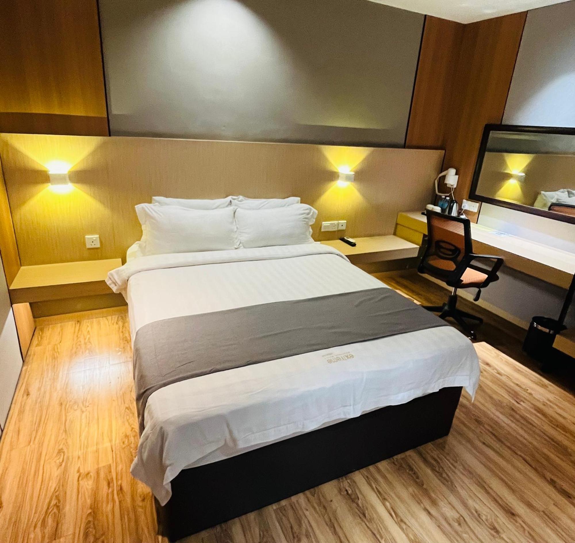 Extreme Boutique Hotel Келуанг Екстериор снимка