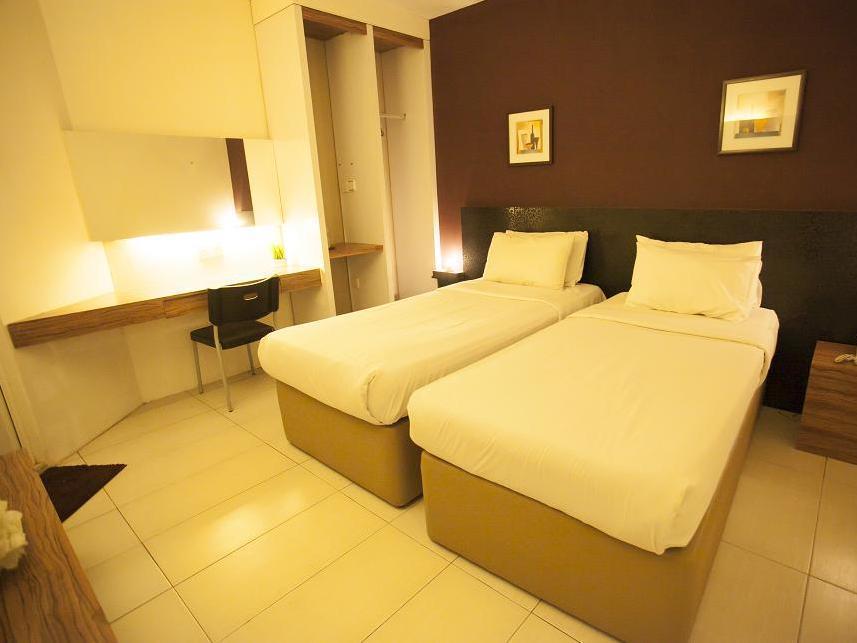 Extreme Boutique Hotel Келуанг Екстериор снимка