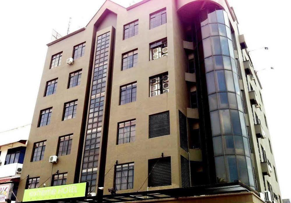 Extreme Boutique Hotel Келуанг Екстериор снимка